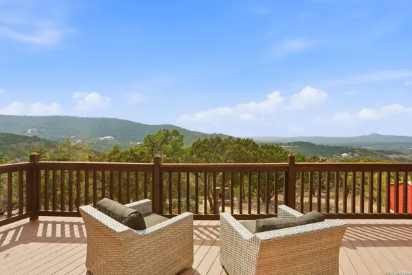 232 Doe Run, Pipe Creek, TX 78063