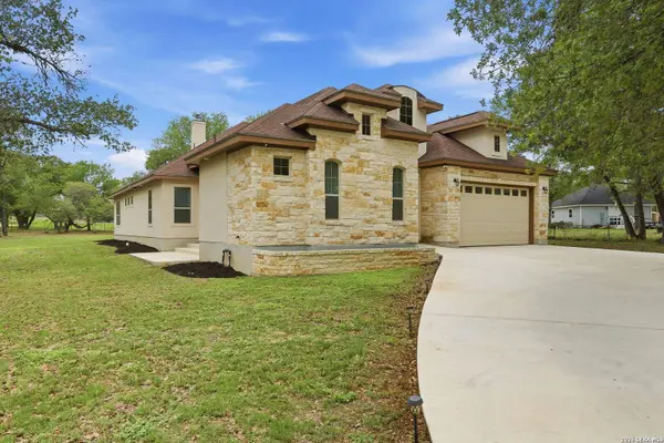 306 County Road 6876, Natalia, TX 78059