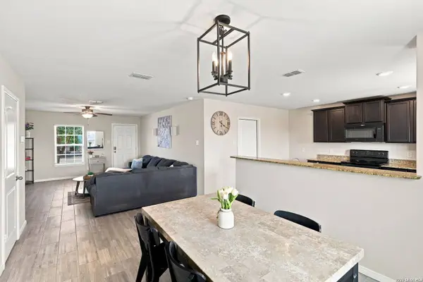 15250 Snug Harbor Way, Von Ormy, TX 78073