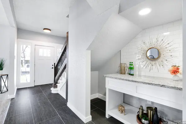 1714 Mistletoe, San Antonio, TX 78201