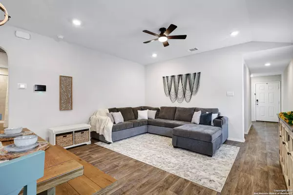 3446 Angus, San Antonio, TX 78245