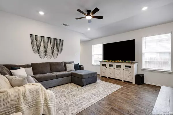 3446 Angus, San Antonio, TX 78245