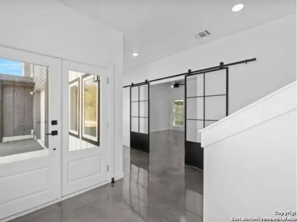 106 Bank St UNIT 102, San Antonio, TX 78204