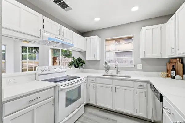6411 ROYALTY PT, San Antonio, TX 78238