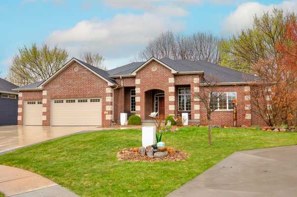 2207 SW Ridgeway Ct, Ankeny, IA 50023-5424