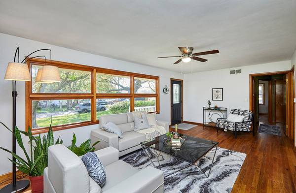 622 S 9th ST, Adel, IA 50003