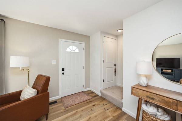 8979 Golden Valley Drive, Norwalk, IA 50211