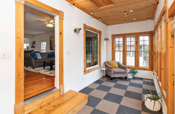 713 9th Street, West Des Moines, IA 50265