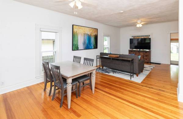 713 9th Street, West Des Moines, IA 50265