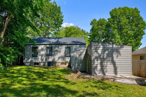 2112 E 23rd Street, Des Moines, IA 50317