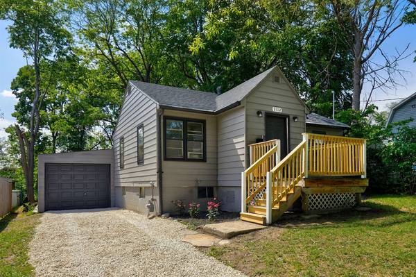 2112 E 23rd Street, Des Moines, IA 50317