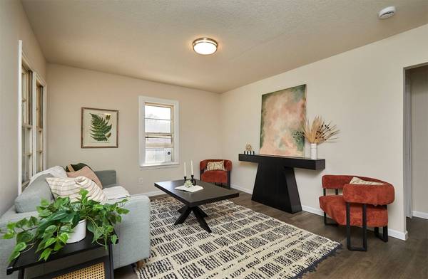 2112 E 23rd Street, Des Moines, IA 50317