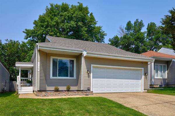 736 Knolls Court, West Des Moines, IA 50265
