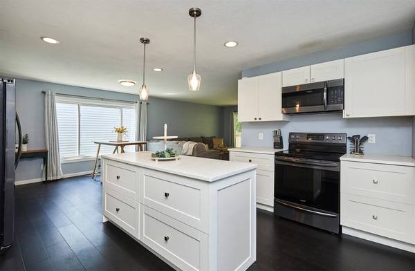 736 Knolls Court, West Des Moines, IA 50265