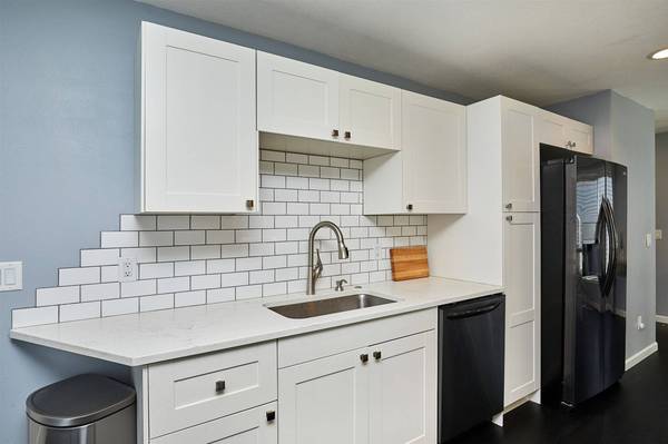 736 Knolls Court, West Des Moines, IA 50265