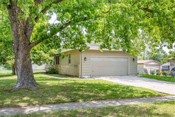 401 NE Harvey ST, Grimes, IA 50111