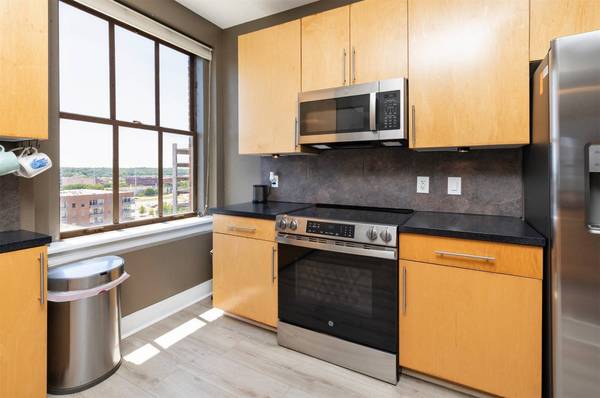 400 Walnut Street #901, Des Moines, IA 50309