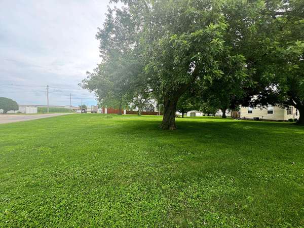 Decora AVE, Ellsworth, IA 50075