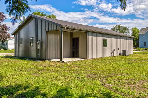 401 N Pearl ST, Zearing, IA 50278