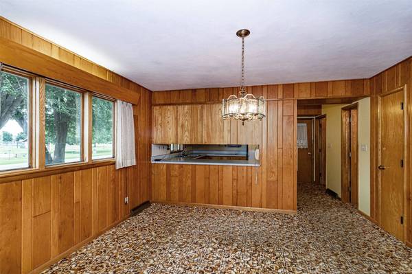 1825 Dewitt Street, Ellsworth, IA 50075