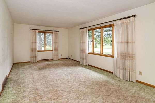 1825 Dewitt Street, Ellsworth, IA 50075