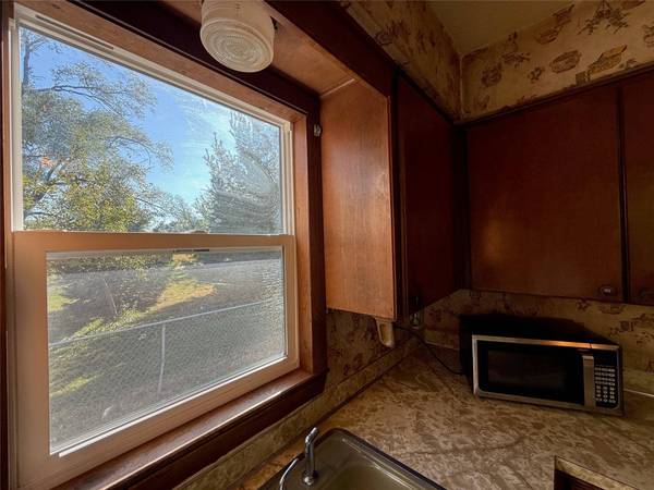 1345 Sampson Street, Des Moines, IA 50316