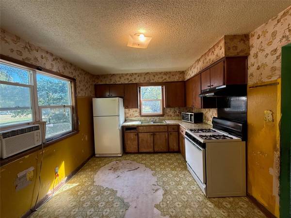 1345 Sampson Street, Des Moines, IA 50316