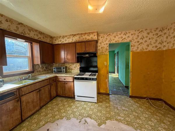 1345 Sampson Street, Des Moines, IA 50316