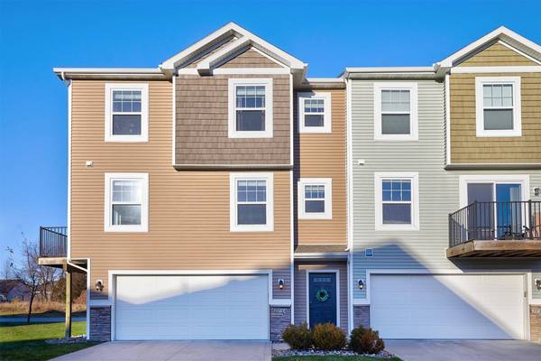 2714 NW Lois Lane, Ankeny, IA 50023