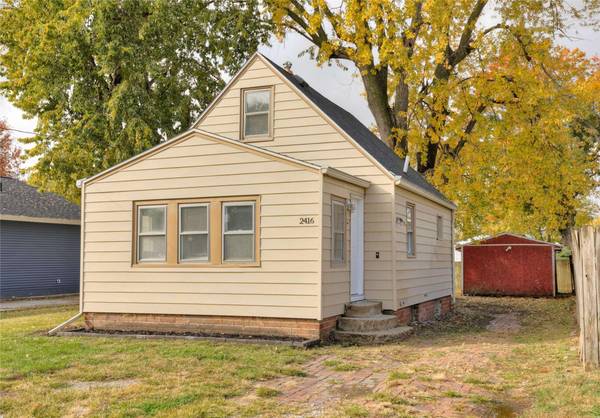 2416 E 38th Court, Des Moines, IA 50317