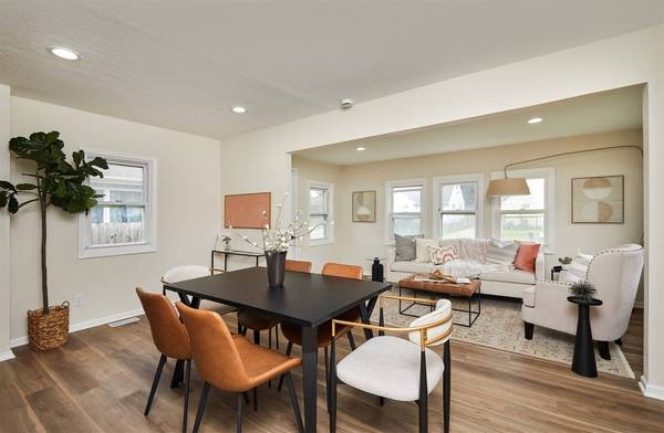 2416 E 38th Court, Des Moines, IA 50317