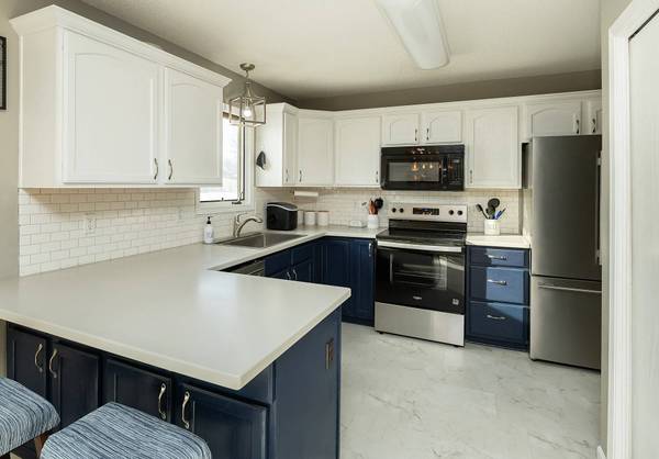 3018 SW Prairie View Road, Ankeny, IA 50023