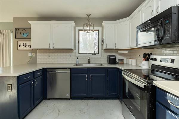 3018 SW Prairie View Road, Ankeny, IA 50023