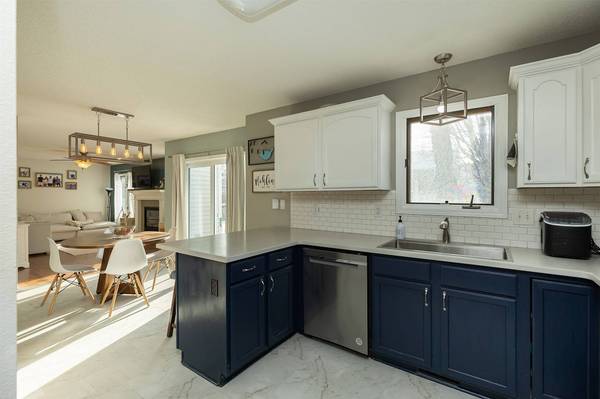 3018 SW Prairie View Road, Ankeny, IA 50023