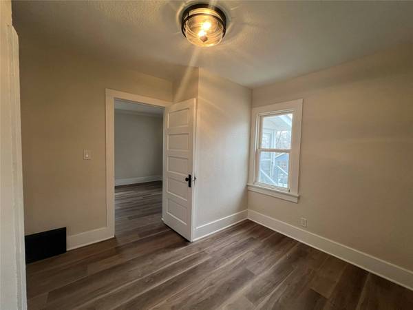 2811 Oxford Street, Des Moines, IA 50313