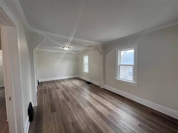 2811 Oxford Street, Des Moines, IA 50313