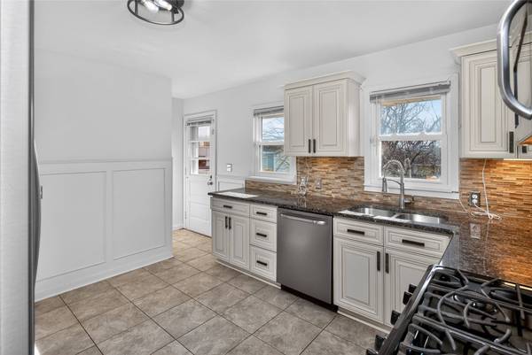 1208 Burnham Avenue, Des Moines, IA 50315