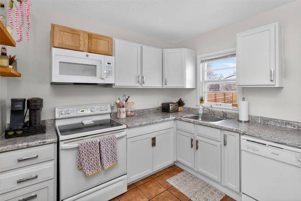 6017 Crown Lane, Des Moines, IA 50311