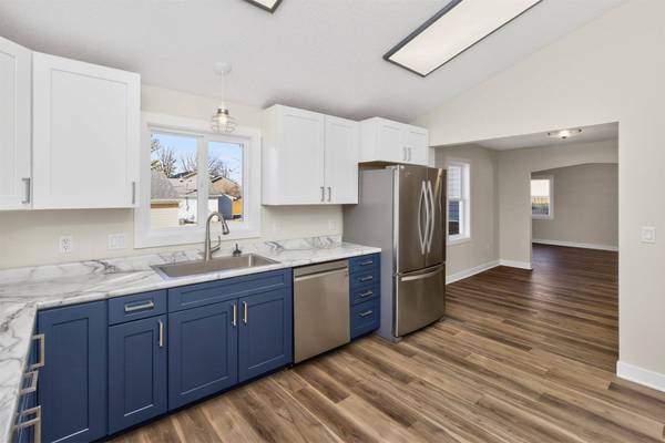 606 1st Avenue S, Altoona, IA 50009