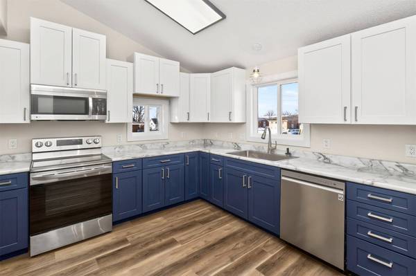 606 1st Avenue S, Altoona, IA 50009