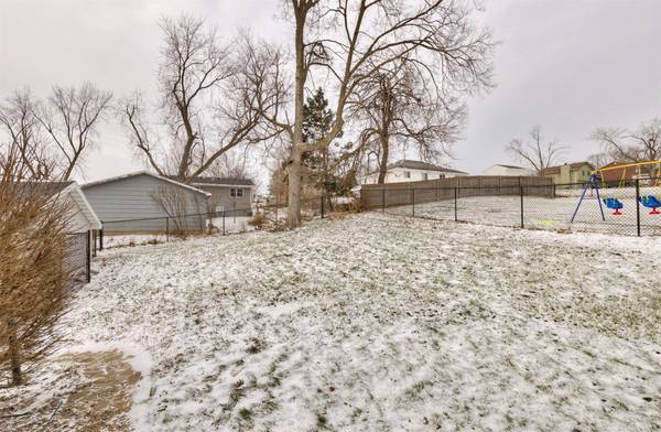 390 Becky Lynn Boulevard, Pleasant Hill, IA 50327