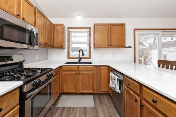 390 Becky Lynn Boulevard, Pleasant Hill, IA 50327