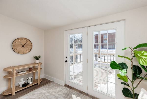 2944 Dean Avenue, Des Moines, IA 50317