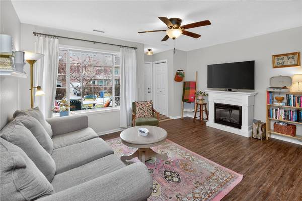 8610 Ep True Parkway #2011, West Des Moines, IA 50266