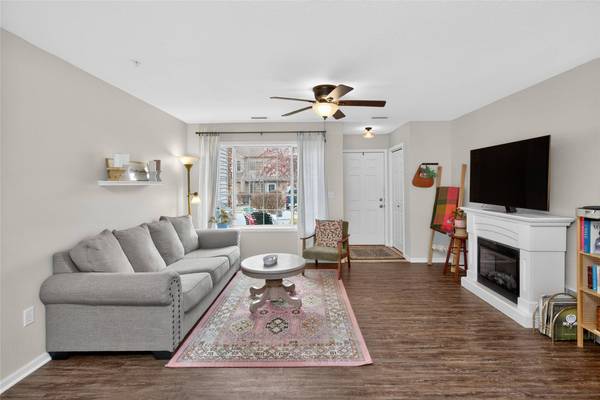 8610 Ep True Parkway #2011, West Des Moines, IA 50266