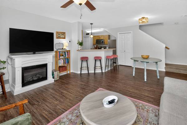 8610 Ep True Parkway #2011, West Des Moines, IA 50266