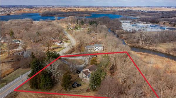 413 W Riverside Road, Ames, IA 50010