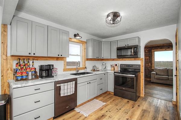 3240 Hammond Avenue, Stanhope, IA 50246