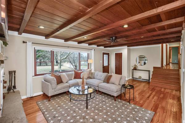 413 W Riverside Road, Ames, IA 50010