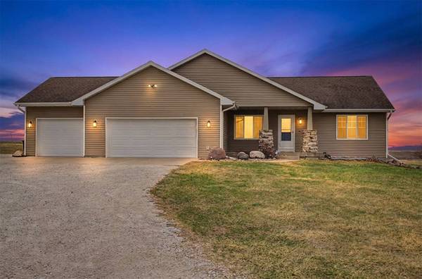 2374 380th Street, Jewell, IA 50130